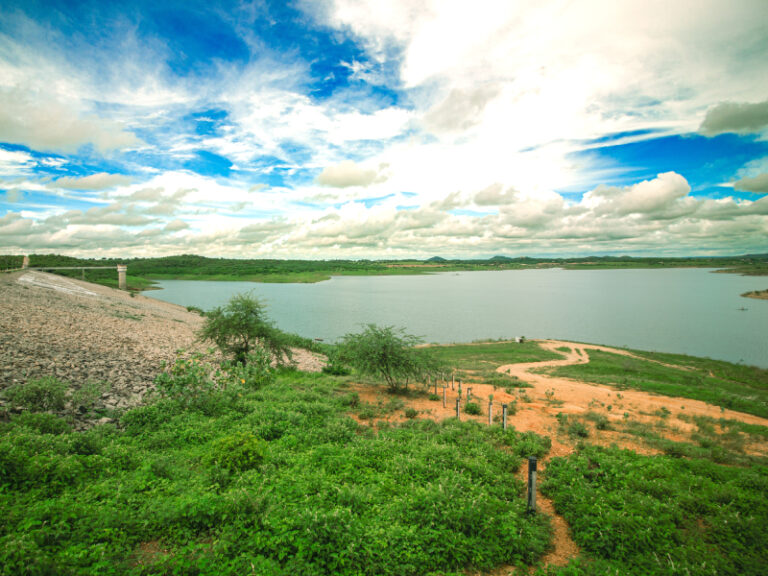 Imagem de reservatório de água do interior do RN.