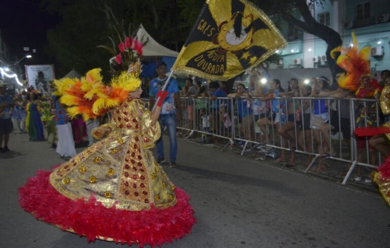 Imagem de arquivo do desfile das escolas de samba de Natal.