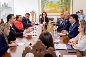 Imagem da reunião dos governadores com o presidente do Senado Rodrigo Pacheco.