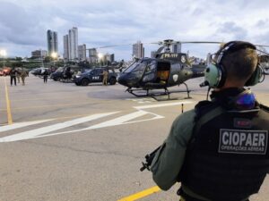 Helicópteros pousados e prontos para atuação no RN.