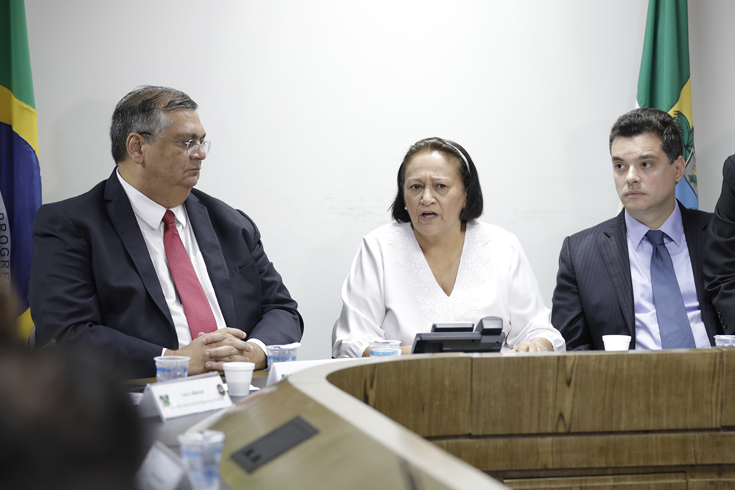 Ministro Flavio Dino ao lado da governadora Fátima Bezerra e do vice-governador Walter Alves.