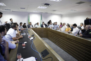 Governadora Fátima reunida com prefeitos do RN.